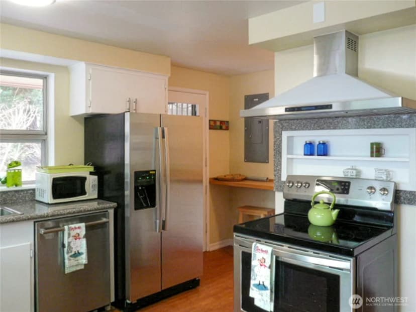 Property photo for 11321 30th Avenue Ne, Seattle photo 7