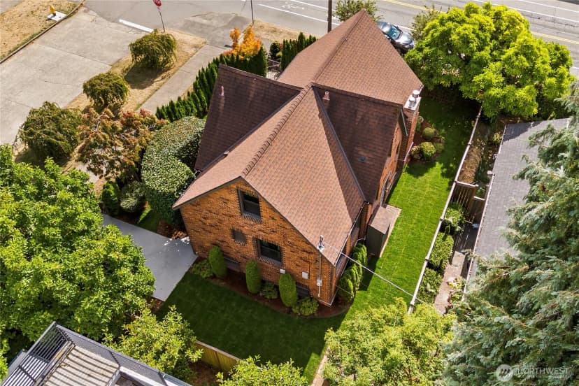 Property photo for 2355 45th Avenue Sw, Seattle photo 37