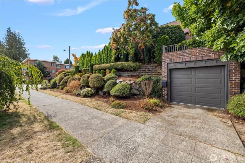 Property photo for 2355 45th Avenue Sw, Seattle photo 34