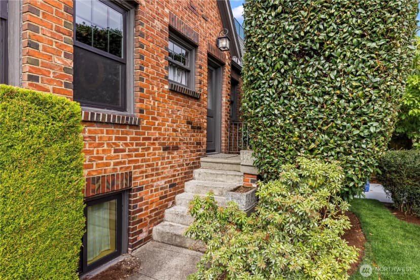 Property photo for 2355 45th Avenue Sw, Seattle photo 33