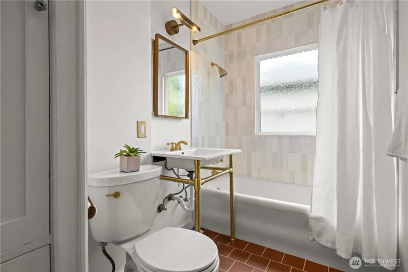 Property photo for 2355 45th Avenue Sw, Seattle photo 14