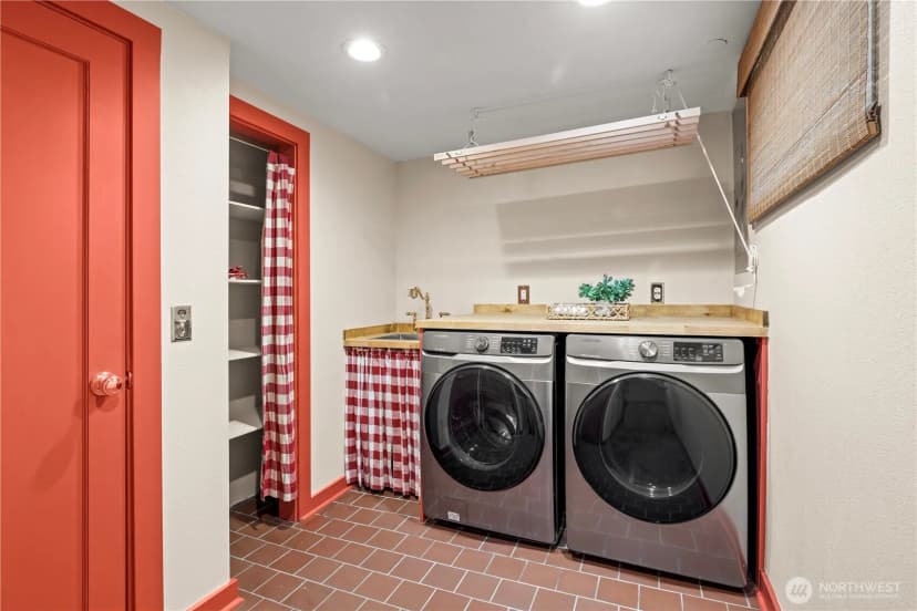 Property photo for 2355 45th Avenue Sw, Seattle photo 24
