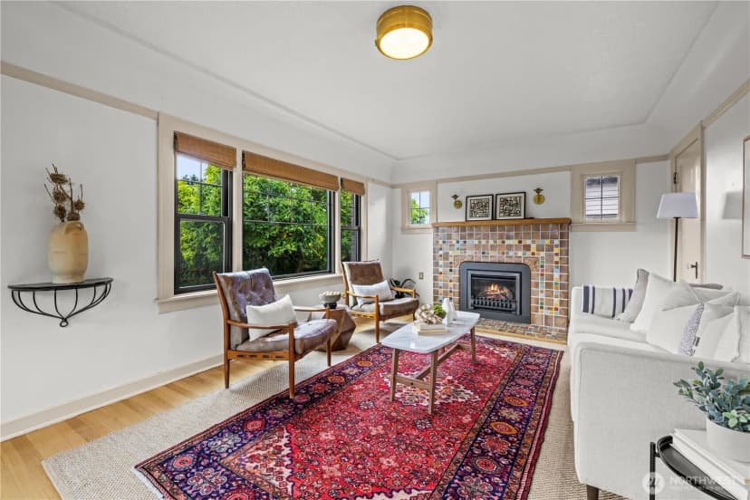 Property photo for 2355 45th Avenue Sw, Seattle photo 6