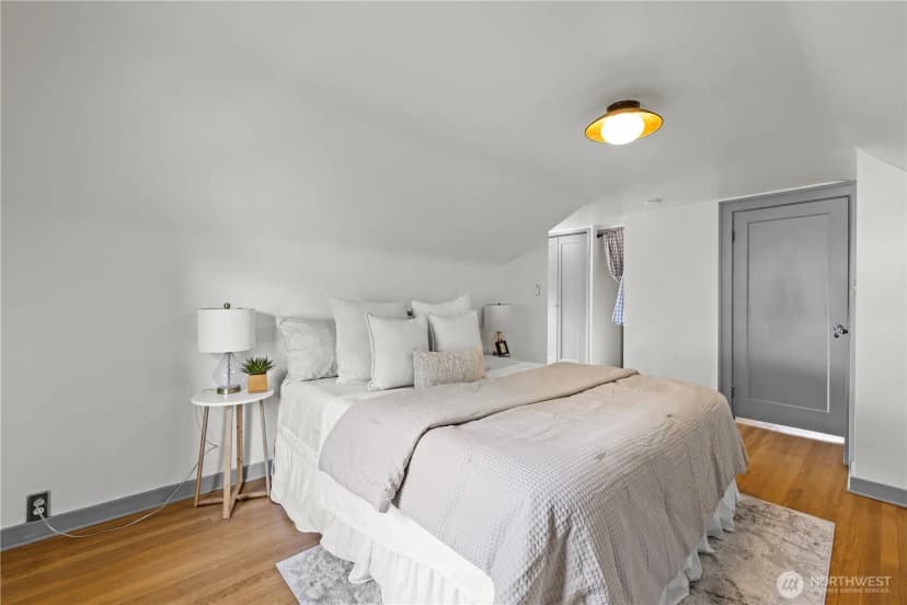 Property photo for 2355 45th Avenue Sw, Seattle photo 16