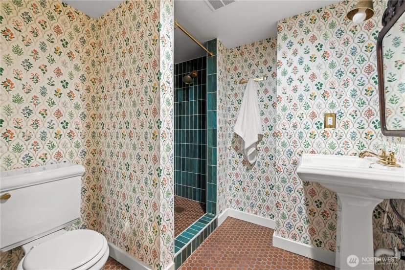 Property photo for 2355 45th Avenue Sw, Seattle photo 19