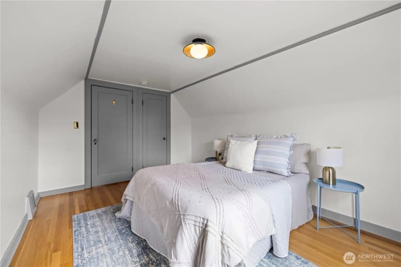 Property photo for 2355 45th Avenue Sw, Seattle photo 18
