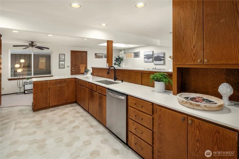 Property photo for 570 Se Andrews Street, Issaquah photo 6