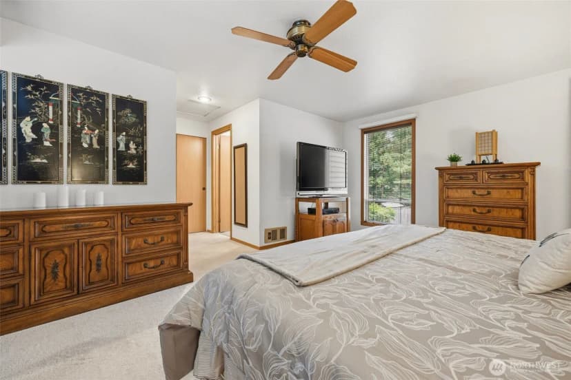 Property photo for 23504 19th Drive Se, Bothell photo 17