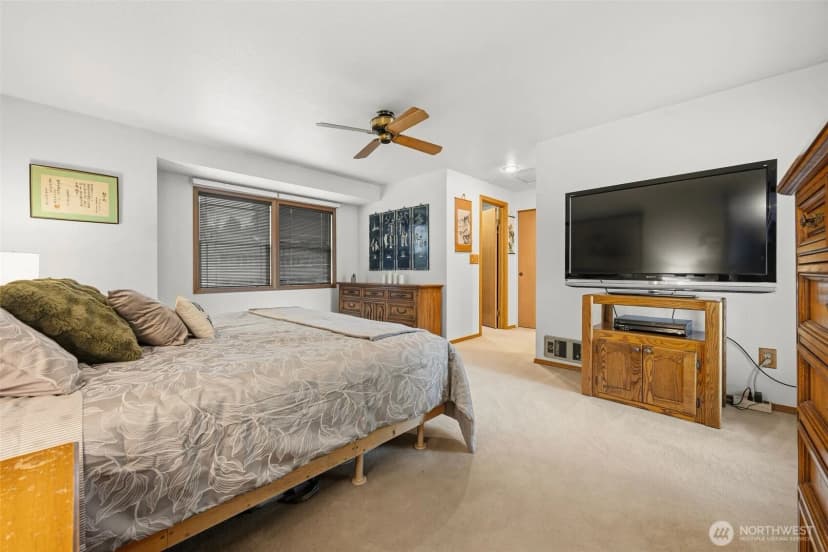 Property photo for 23504 19th Drive Se, Bothell photo 13