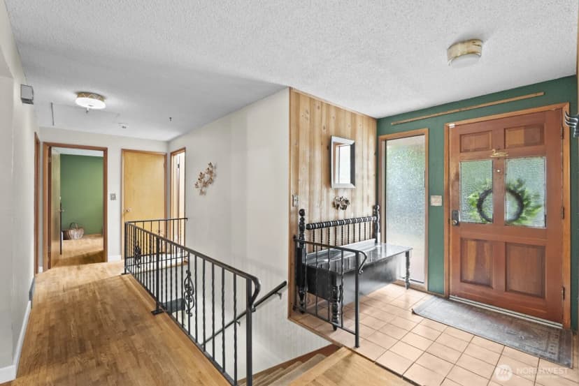 Property photo for 10827 Williams Way Sw, Lakewood photo 6