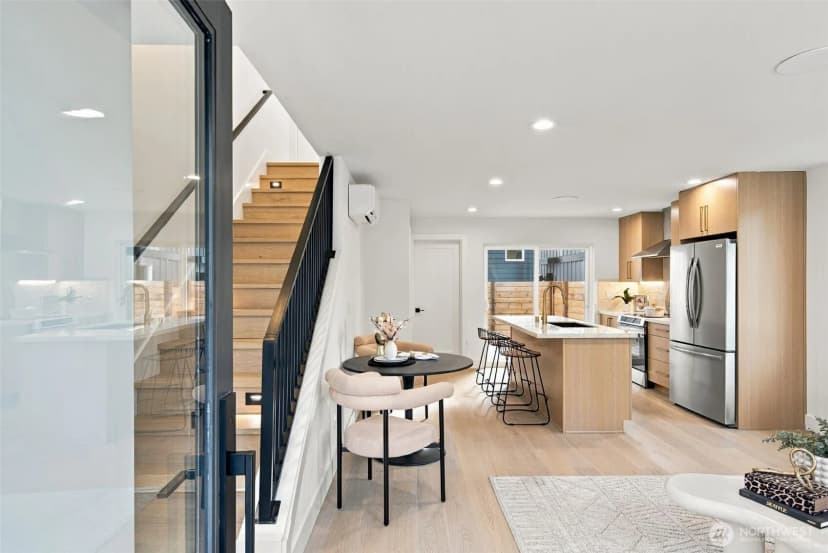 Property photo for 12038 Hiram Place Ne, Seattle photo 2