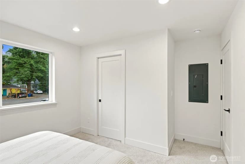 Property photo for 12038 Hiram Place Ne, Seattle photo 16