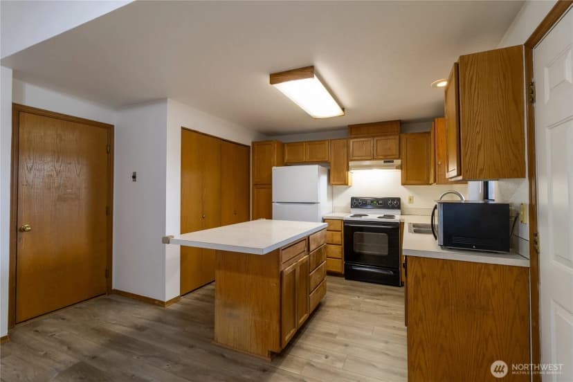 Property photo for 1902 74th Street Ct E, Tacoma photo 7