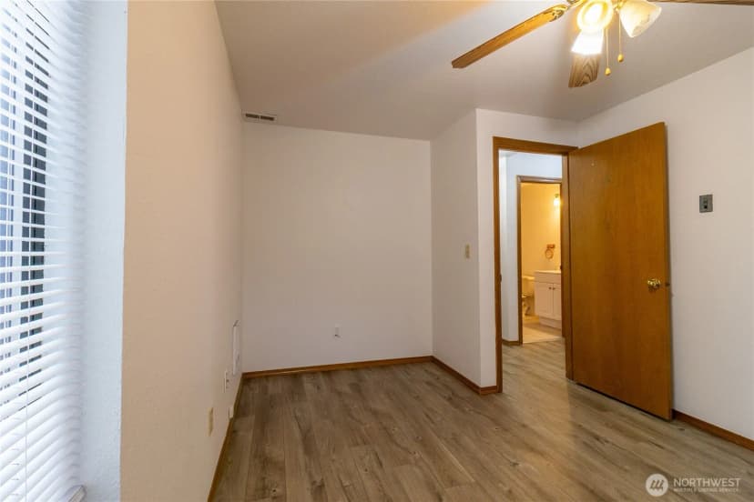 Property photo for 1902 74th Street Ct E, Tacoma photo 16