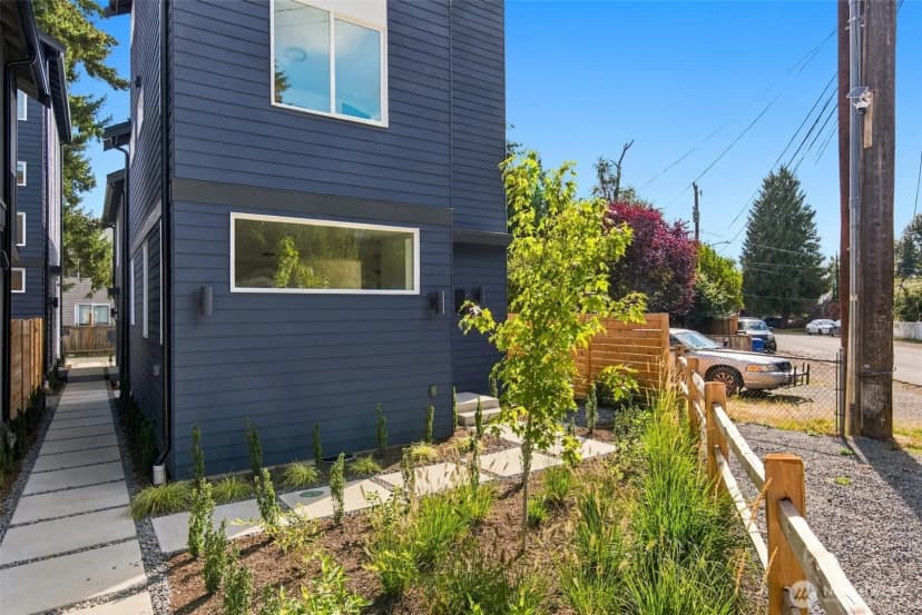 Property photo for 12032 Hiram Place Ne, Seattle photo 32