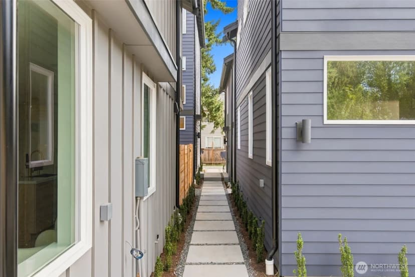 Property photo for 12032 Hiram Place Ne, Seattle photo 31