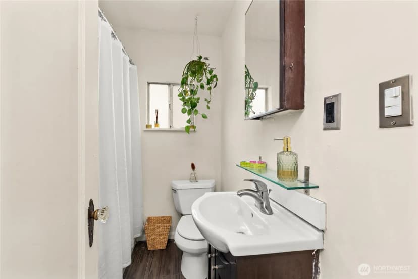 Property photo for 13018 41st Avenue S, Tukwila photo 9