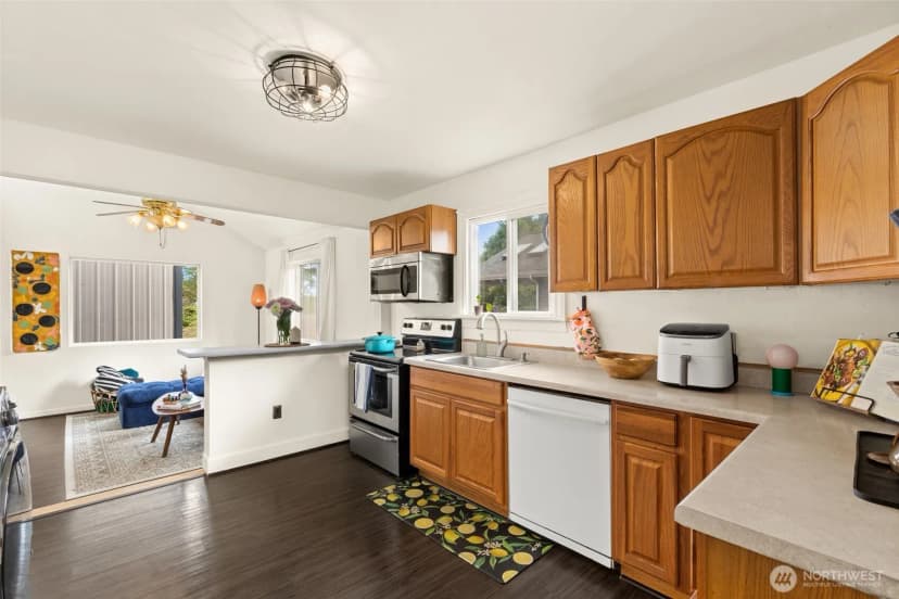 Property photo for 13018 41st Avenue S, Tukwila photo 6