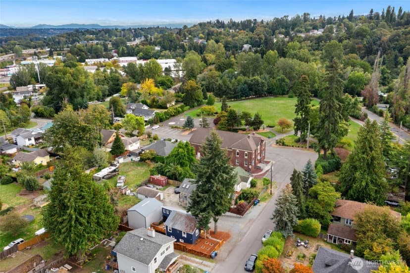 Property photo for 13018 41st Avenue S, Tukwila photo 18