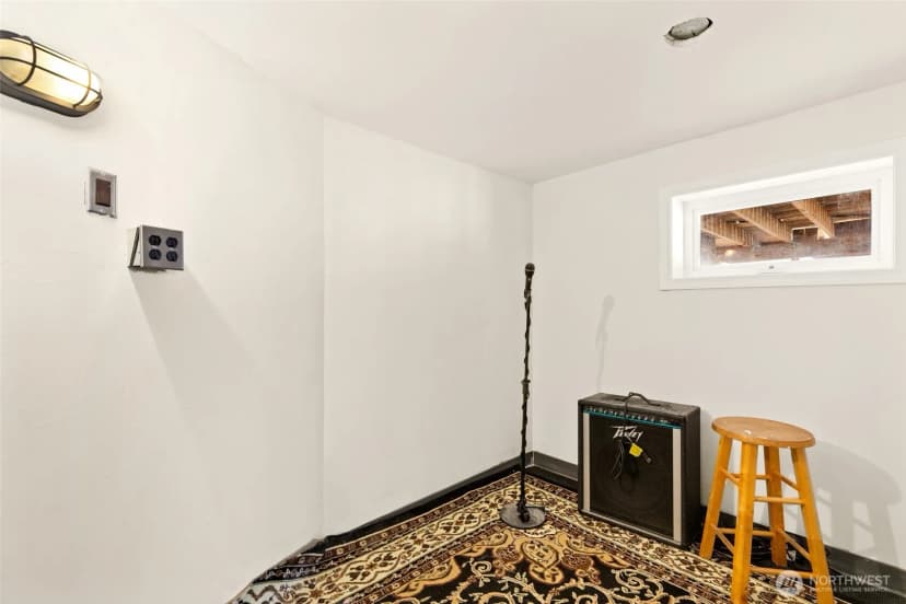 Property photo for 13018 41st Avenue S, Tukwila photo 11