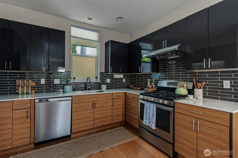 Property photo for 3421 Beacon Avenue S, Seattle photo 5