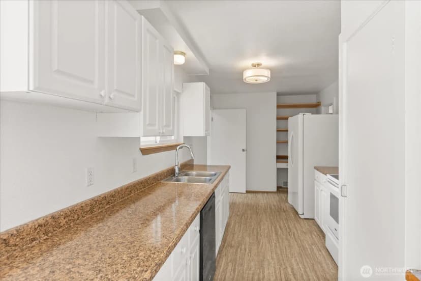 Property photo for 2404 Ravenna Street, Everett photo 8