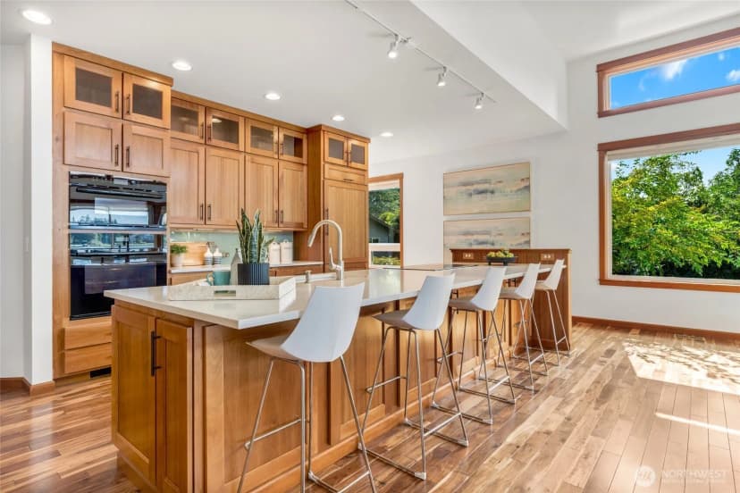Property photo for 15922 E Shore Drive, Lynnwood photo 12