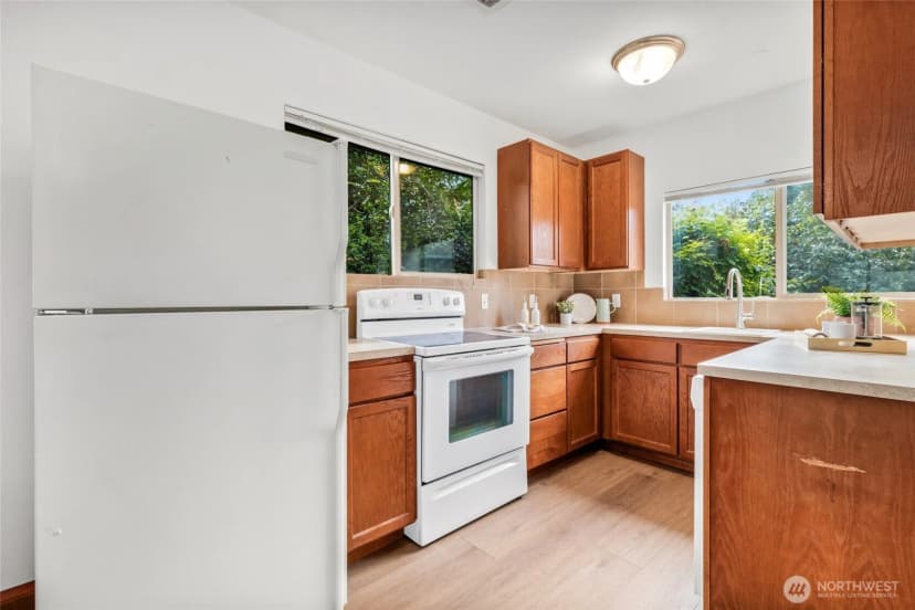 Property photo for 15922 E Shore Drive, Lynnwood photo 34