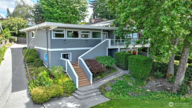 Property photo for 18744 Kenlake Place Ne, Kenmore