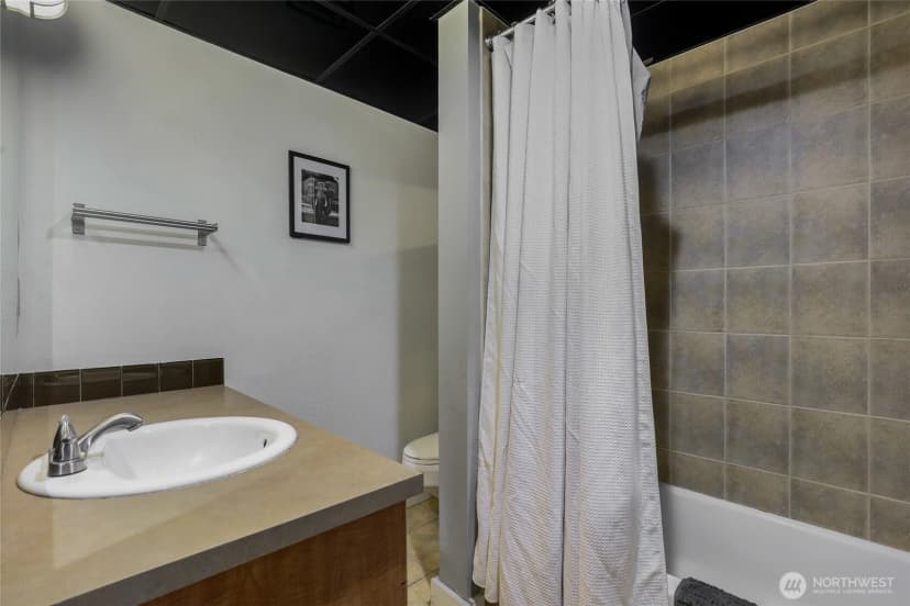 Property photo for 905 Cherry Street #102, Seattle photo 6