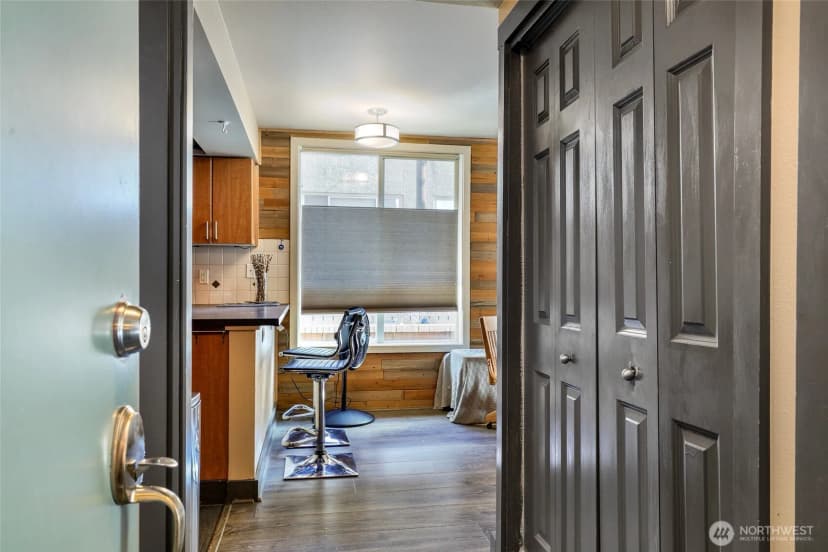 Property photo for 905 Cherry Street #102, Seattle photo 9