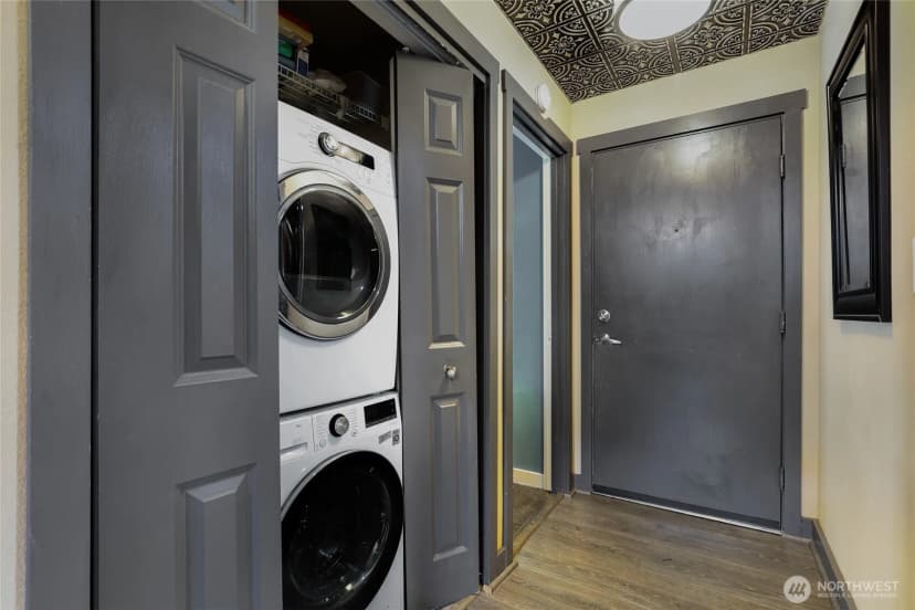Property photo for 905 Cherry Street #102, Seattle photo 5