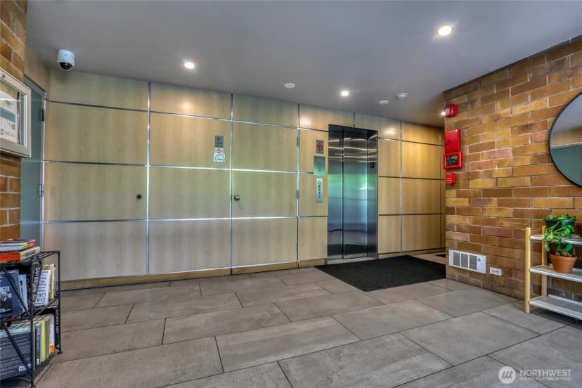 Property photo for 905 Cherry Street #102, Seattle photo 11