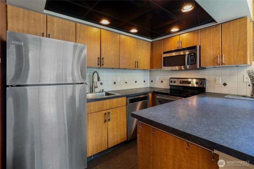 Property photo for 905 Cherry Street #102, Seattle photo 4