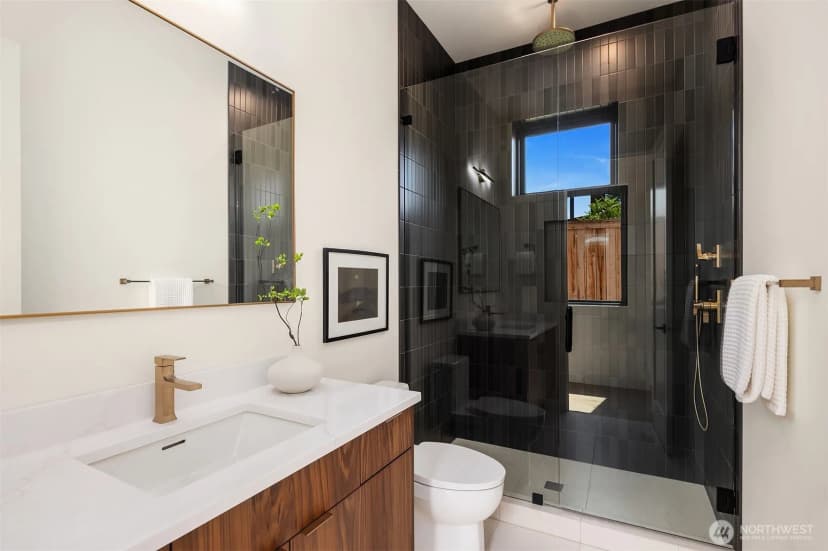 Property photo for 2303 123rd Place Se, Bellevue photo 32