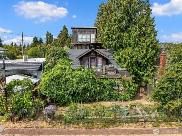 Property photo for 652 Nw 85th Street, Seattle photo 2
