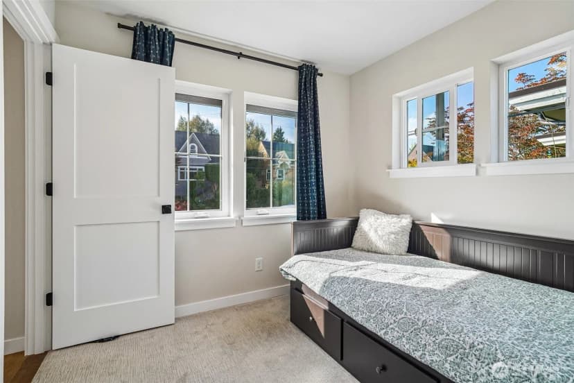 Property photo for 7000 32nd Avenue Nw #c, Seattle photo 17