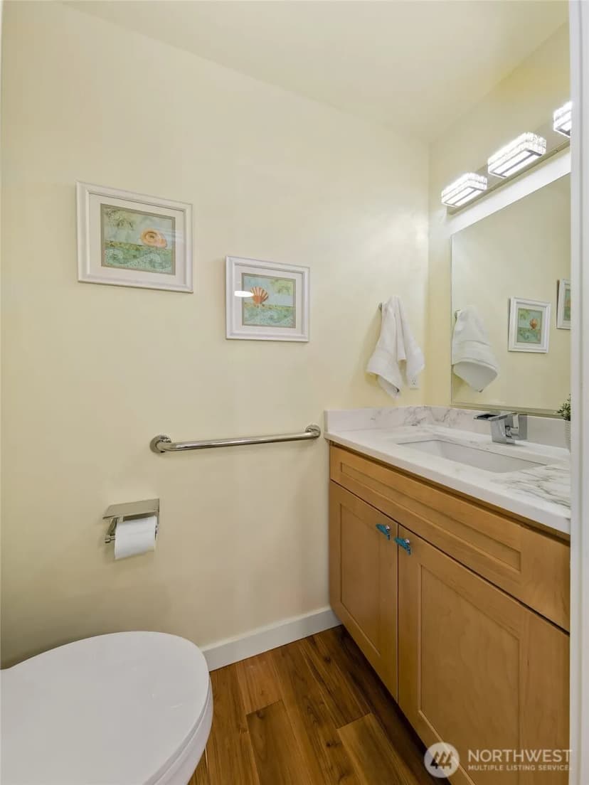 Property photo for 330 Ne Elk Place, Seattle photo 11