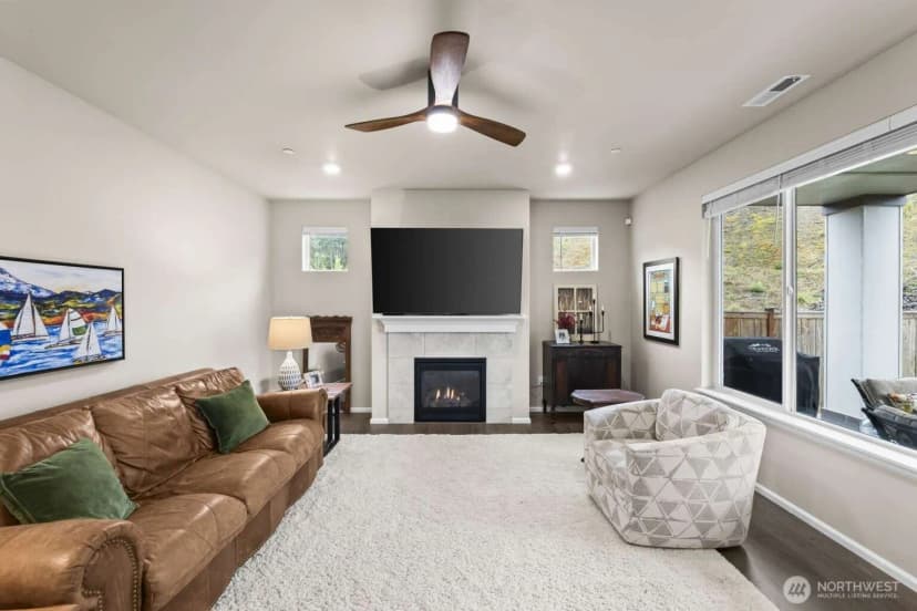 Property photo for 1231 Baker Heights Loop, Bremerton photo 2