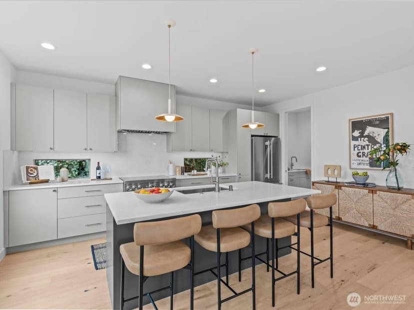 Property photo for 307 Nw 52nd Street, Seattle photo 14