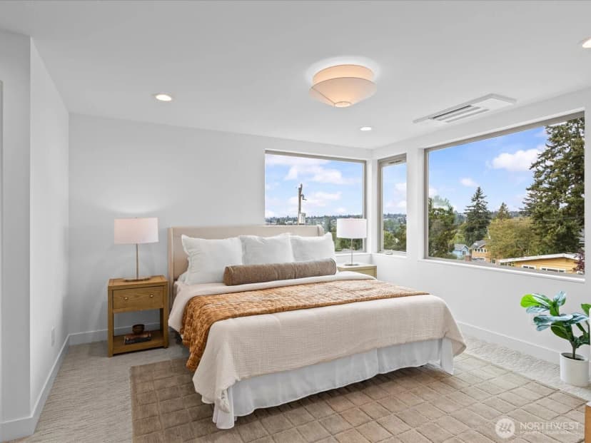 Property photo for 307 Nw 52nd Street, Seattle photo 24