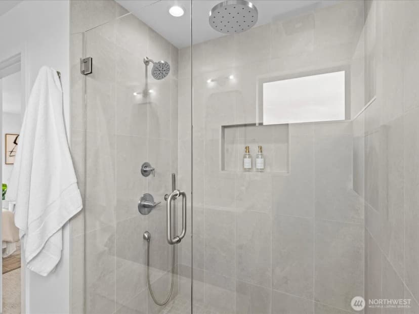 Property photo for 307 Nw 52nd Street, Seattle photo 27
