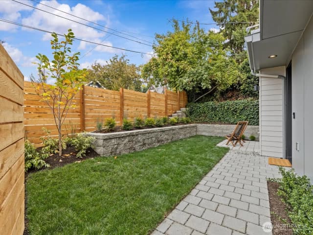 Property photo for 307 Nw 52nd Street, Seattle photo 5