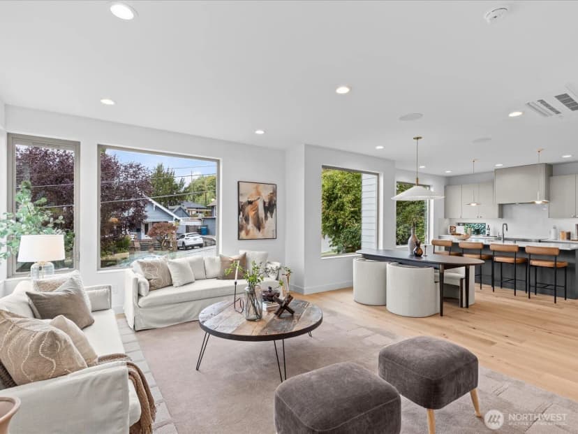 Property photo for 307 Nw 52nd Street, Seattle photo 10