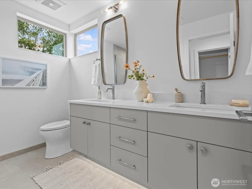 Property photo for 307 Nw 52nd Street, Seattle photo 26