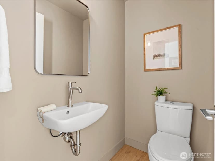 Property photo for 307 B Nw 52nd Street, Seattle photo 14