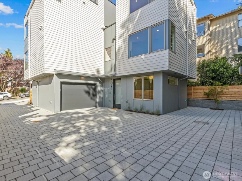 Property photo for 307 B Nw 52nd Street, Seattle photo 23