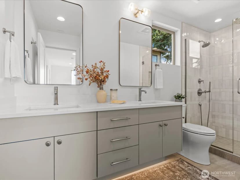 Property photo for 307 B Nw 52nd Street, Seattle photo 17