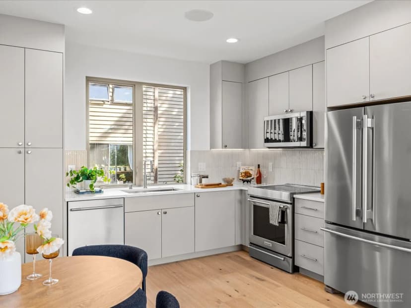 Property photo for 307 B Nw 52nd Street, Seattle photo 11