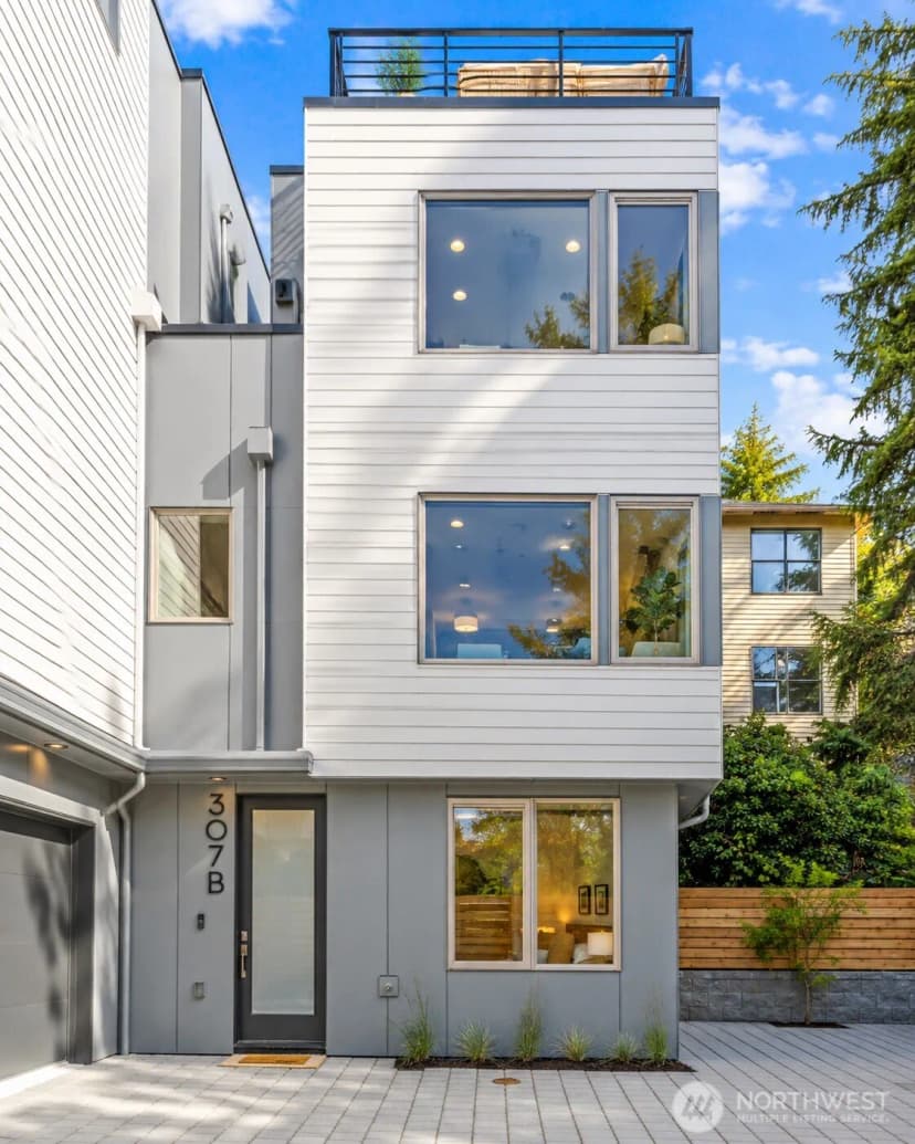 Property photo for 307 B Nw 52nd Street, Seattle